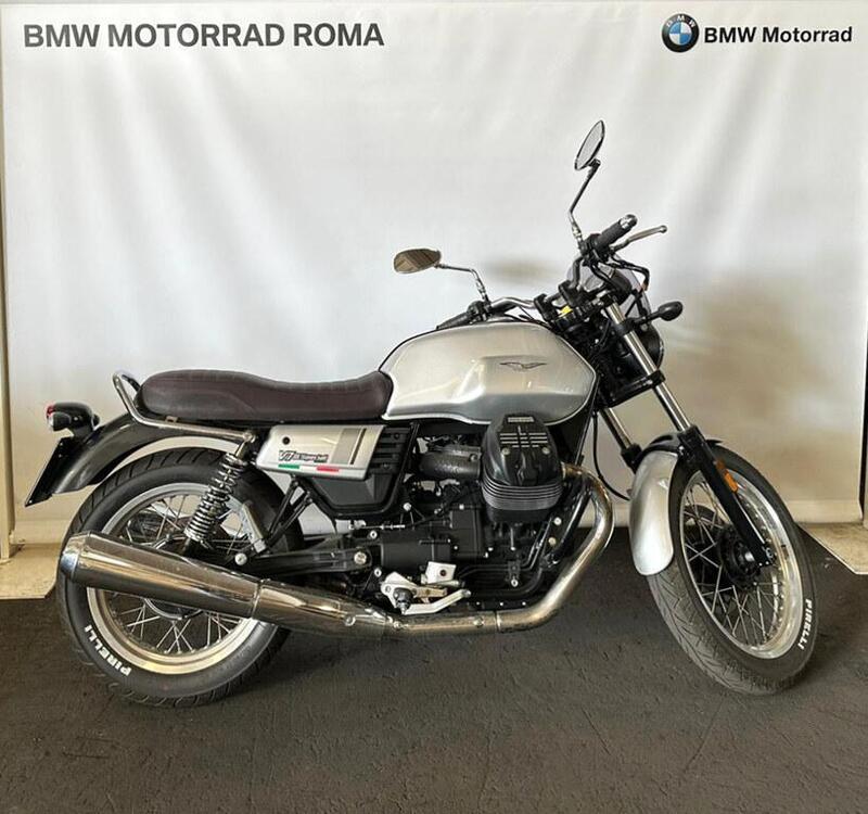 Moto Guzzi V7 III Special (2017 - 20) (2)