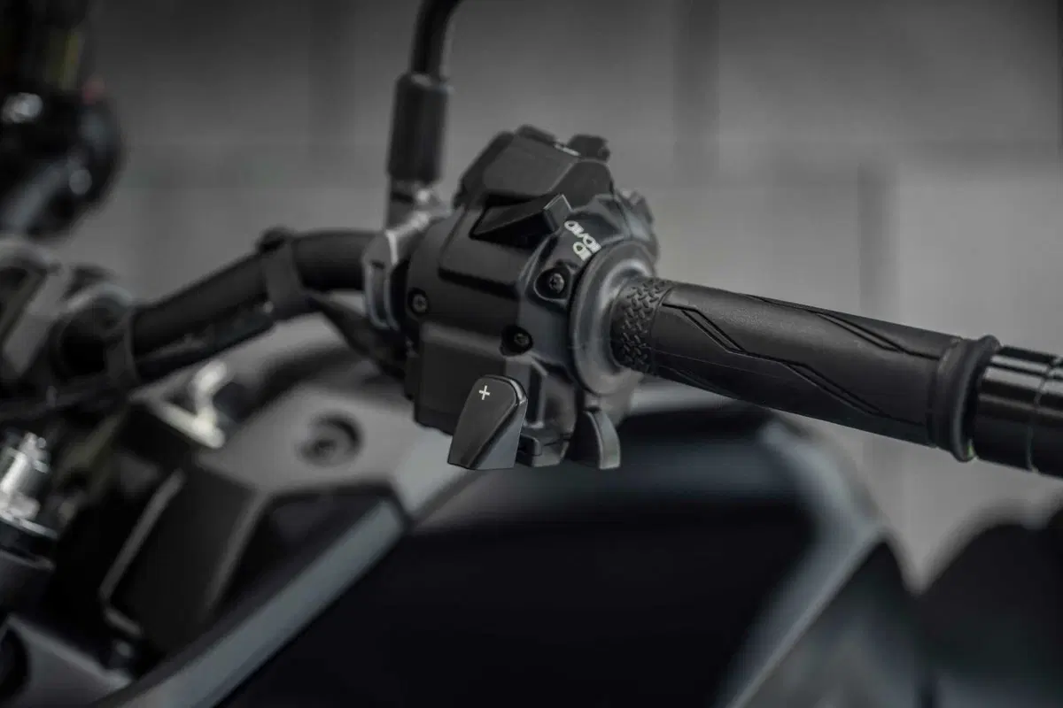 Yamaha MT-09 Y-AMT TEST: il cambio automatizzato è meglio di quello tradizionale? [GALLERY]
