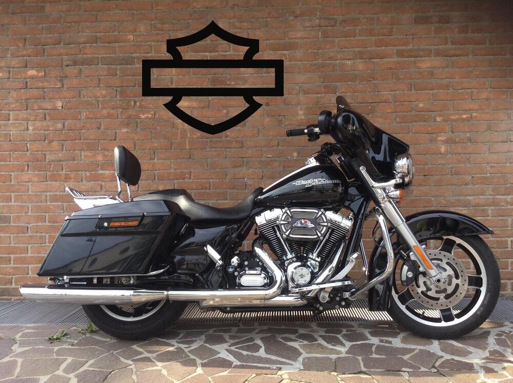 Harley-Davidson 1690 Street Glide (2011 - 13) - FLHX