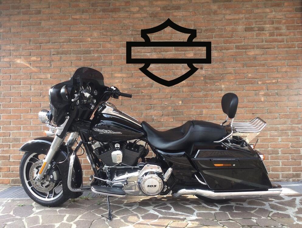 Harley-Davidson 1690 Street Glide (2011 - 13) - FLHX (5)