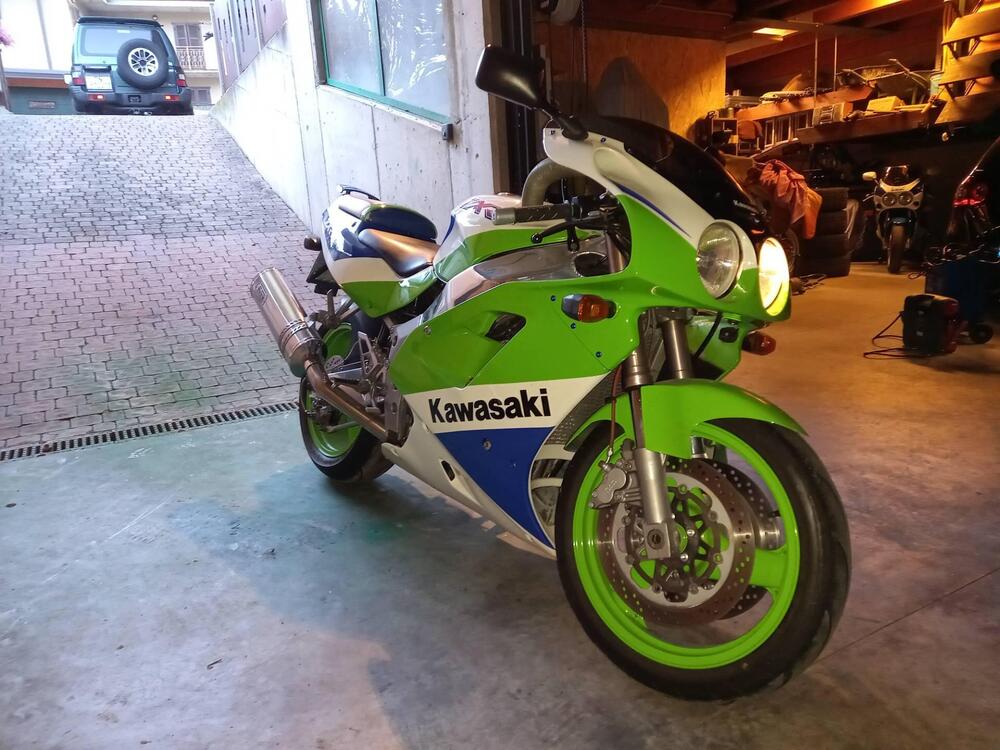 Kawasaki Zxr 750 j (2)