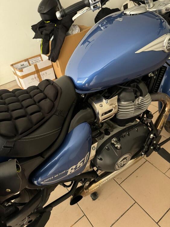 Royal Enfield Super Meteor 650 (2023 - 24) (4)