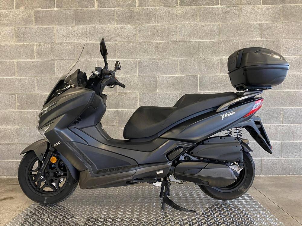 Kymco X-Town 300i ABS (2016 - 20) (3)