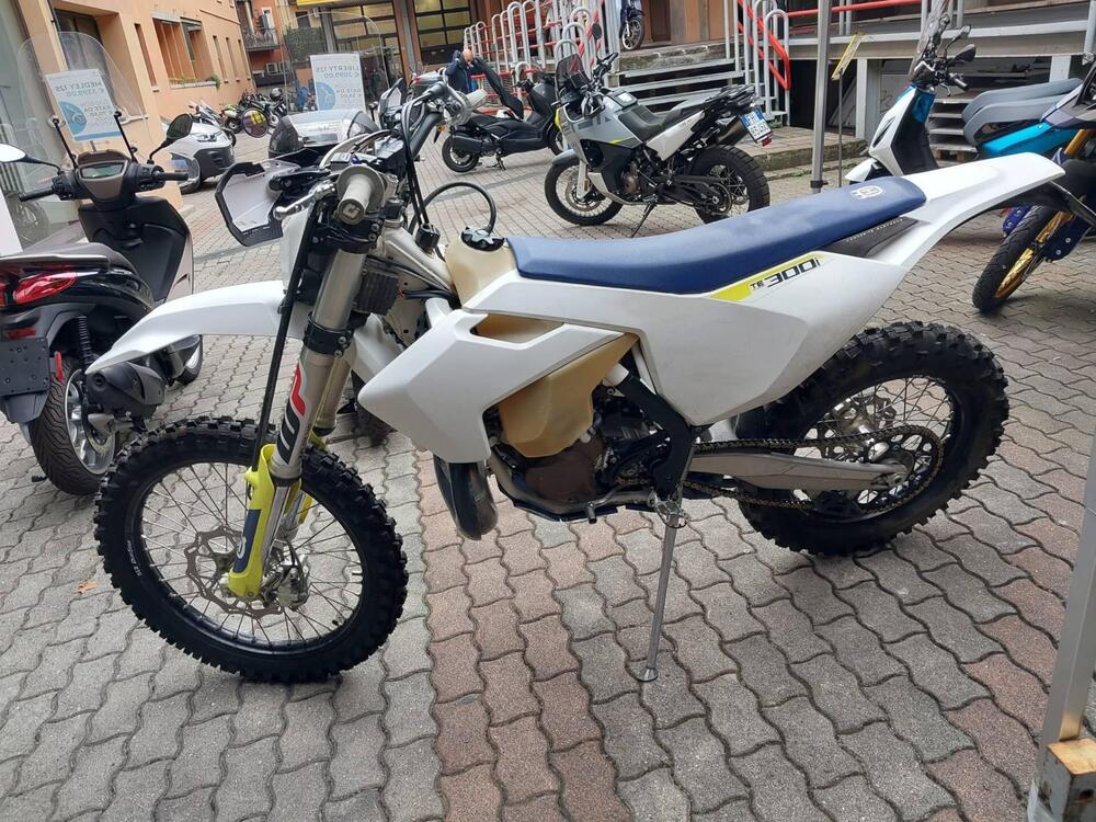 Husqvarna TE 300i (2018) (2)