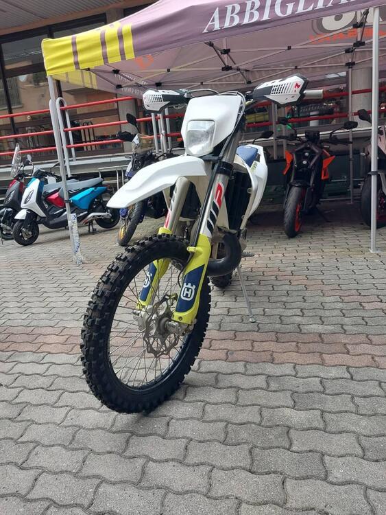 Husqvarna TE 300i (2018) (3)