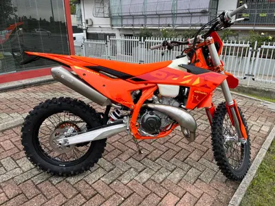 KTM 300 EXC Six Days (2025) nuova