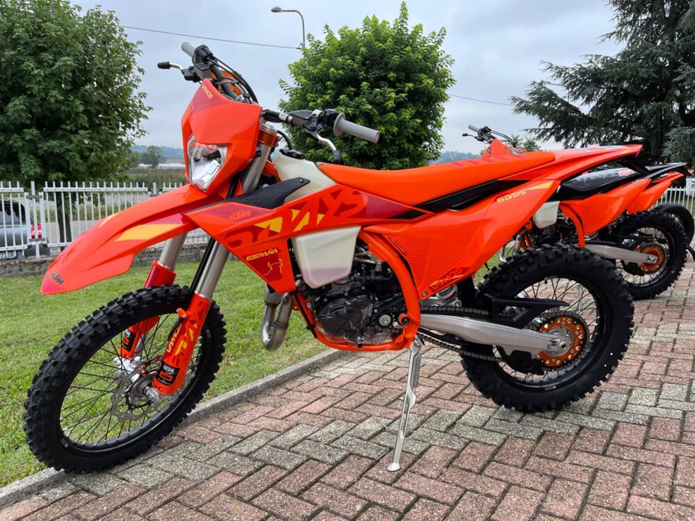 KTM 300 EXC Six Days (2025) (3)