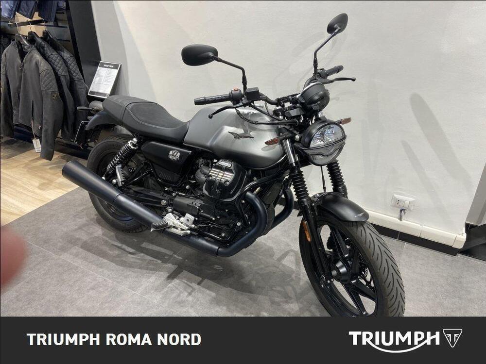 Moto Guzzi V7 Stone (2021 - 24) (3)