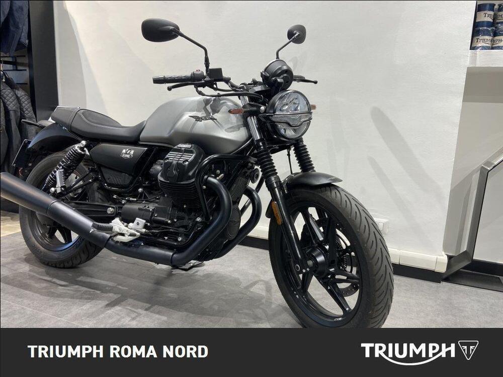 Moto Guzzi V7 Stone (2021 - 24) (4)