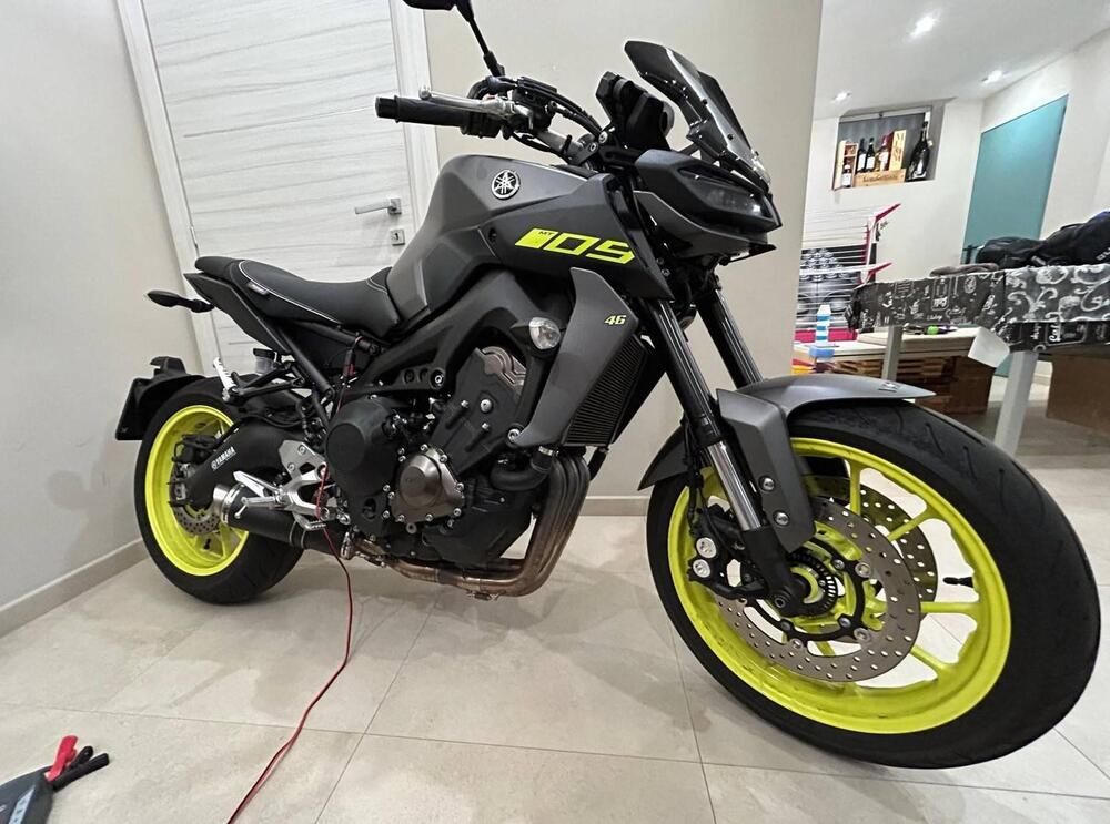 Yamaha MT-09 (2017 - 20) (2)