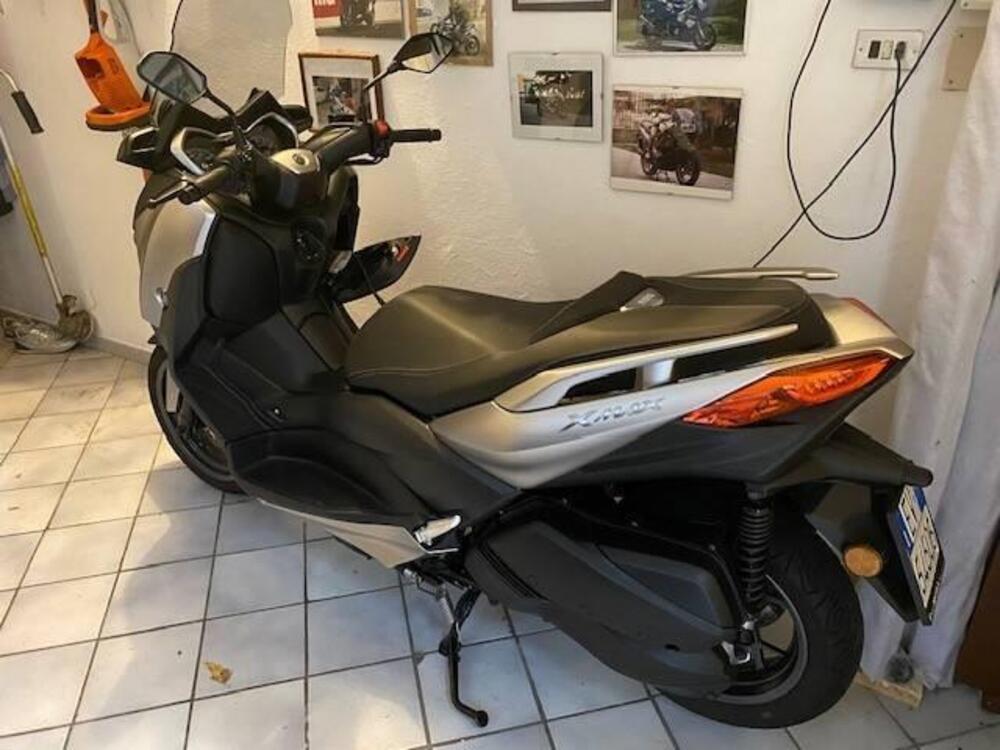 Yamaha X-Max 300 (2021 - 24) (4)