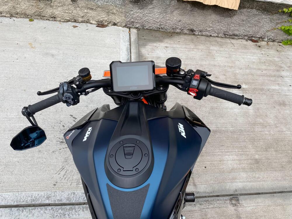 KTM 1290 Super Duke R (2022 - 23) (4)