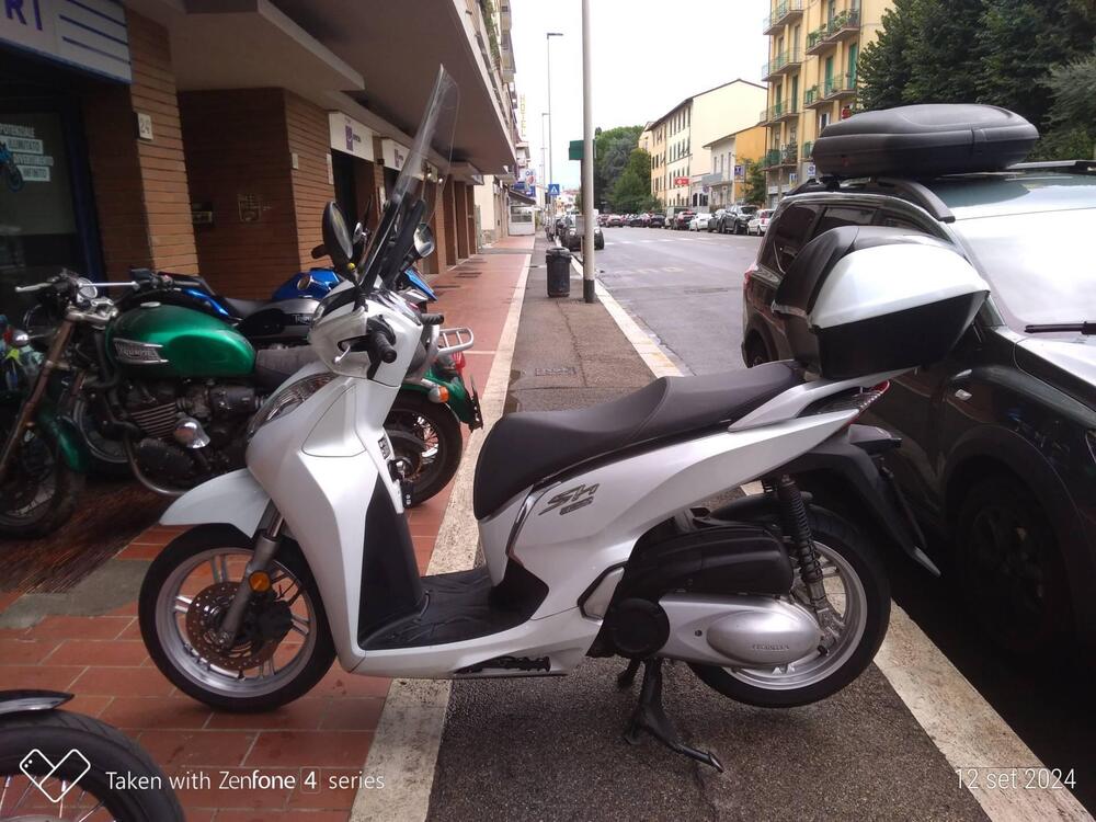 Honda SH 300 i ABS (2016 - 20) (2)