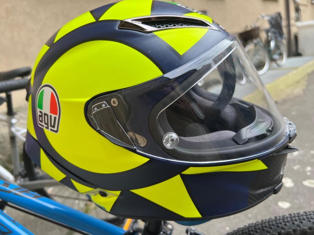 Casco AGV GP RR “VR46 Replica Final Season” (2)