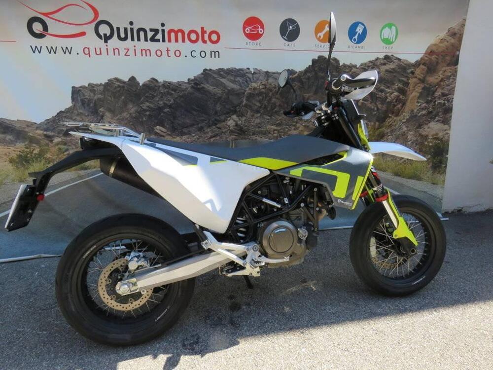 Husqvarna 701 Supermoto (2022) (2)