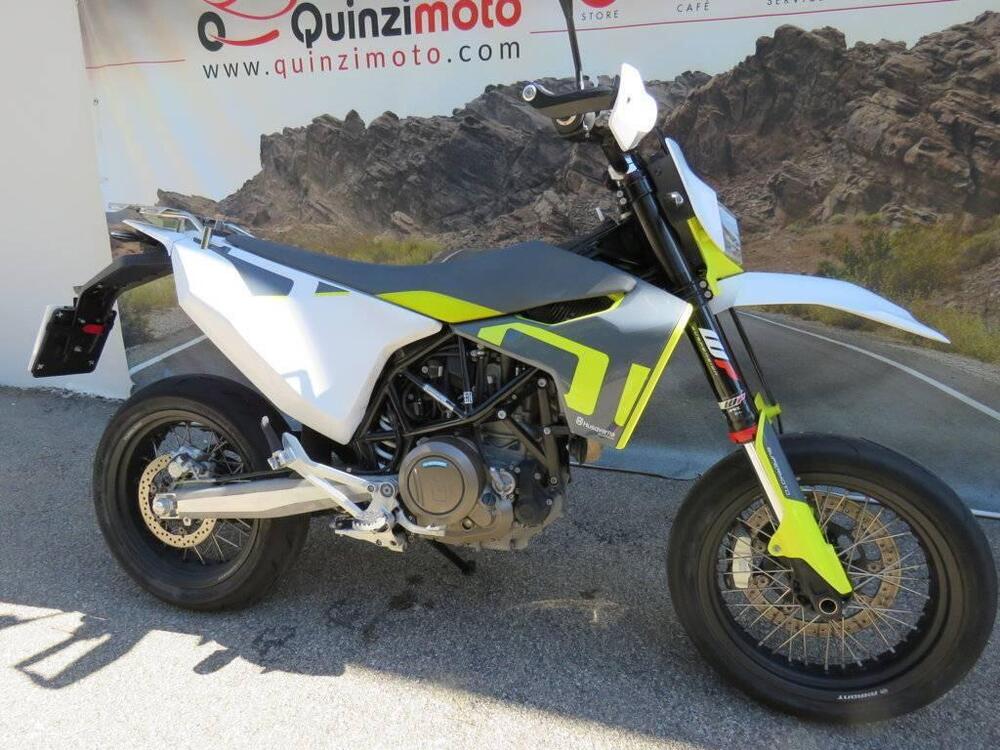 Husqvarna 701 Supermoto (2022) (3)