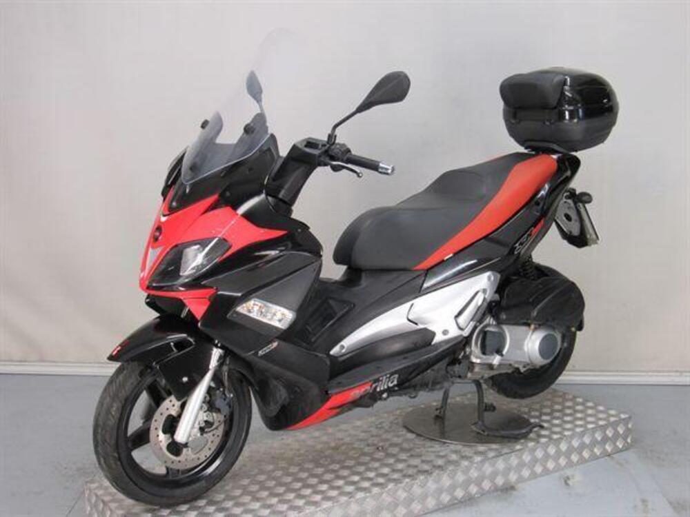 Aprilia SR Max 300 (2011 - 16) (3)