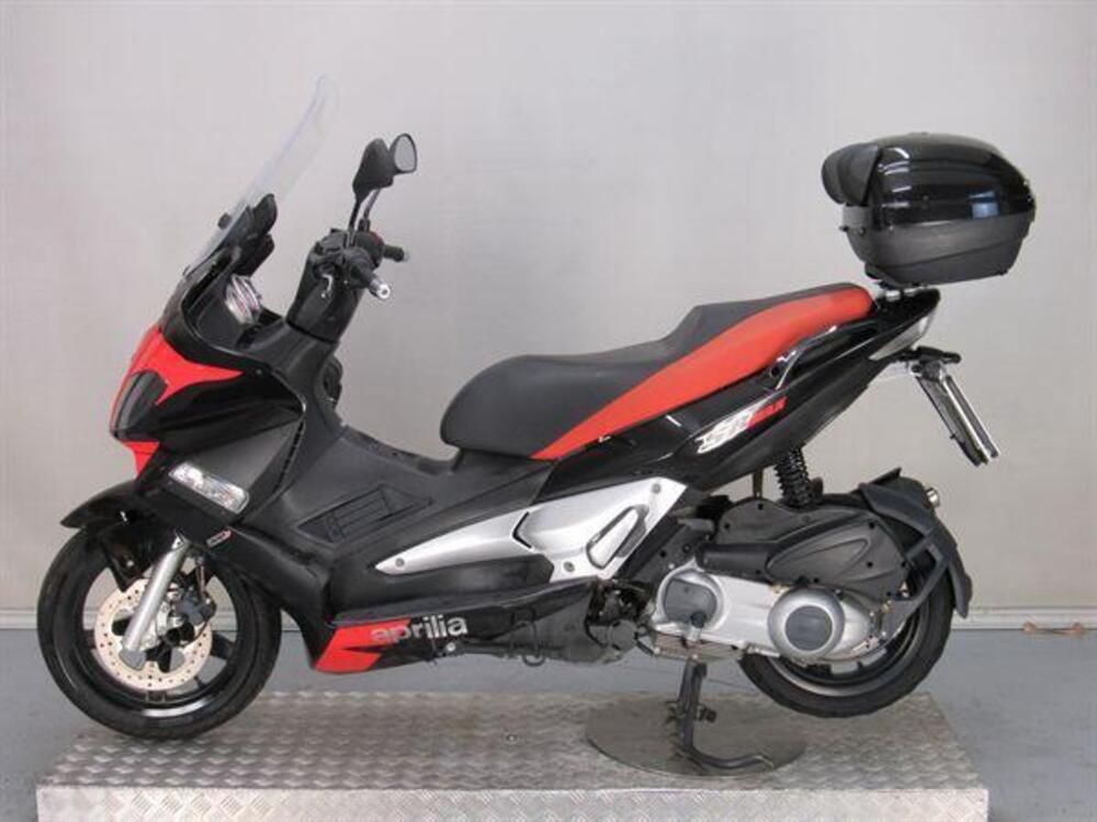 Aprilia SR Max 300 (2011 - 16) (4)