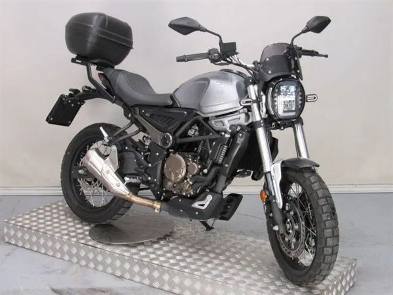 Voge Trofeo 300ACX Scrambler (2021 - 26) (3)