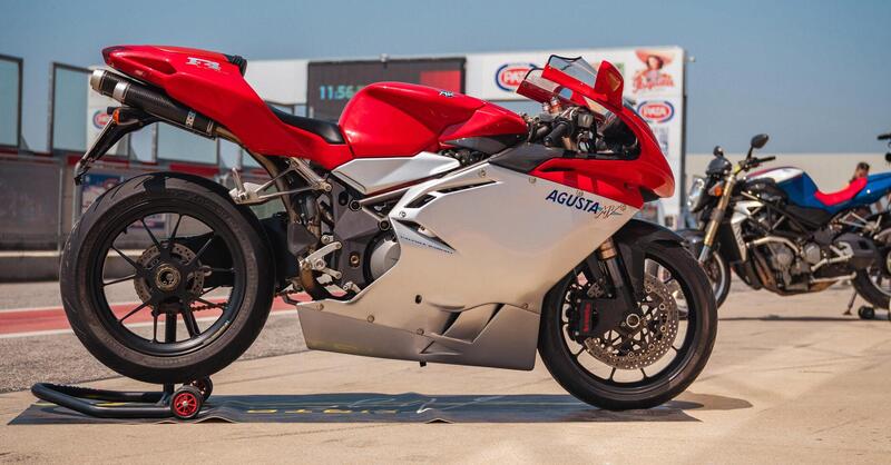 MV Agusta F4 750 e Brutale 750: le pi&ugrave; belle del reame [VIDEO]