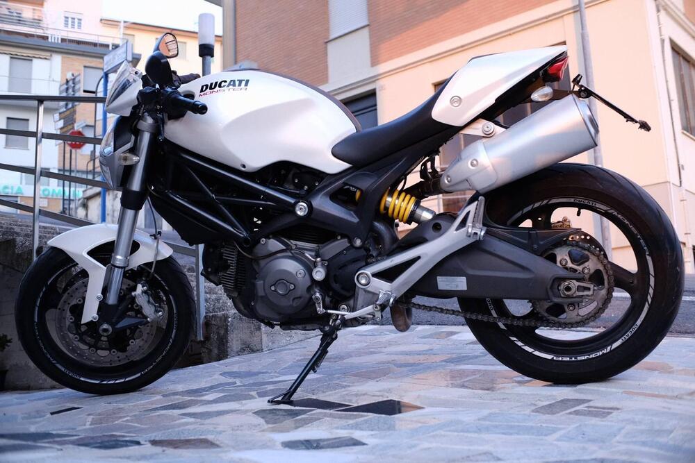 Ducati Monster 696 (2008 - 13) (2)