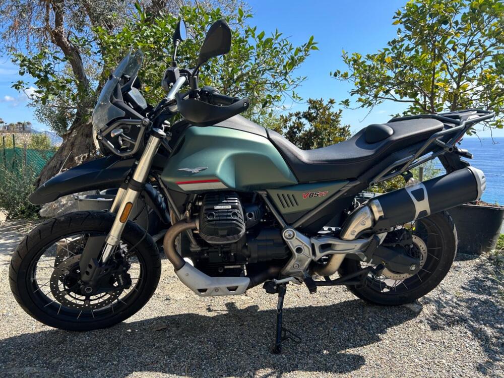 Moto Guzzi V85 TT (2021 - 23) (4)