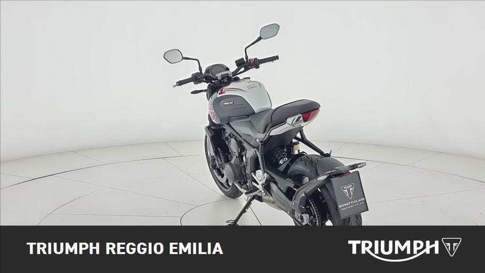 Triumph Trident 660 Triple Tribute Edition (2024) (3)