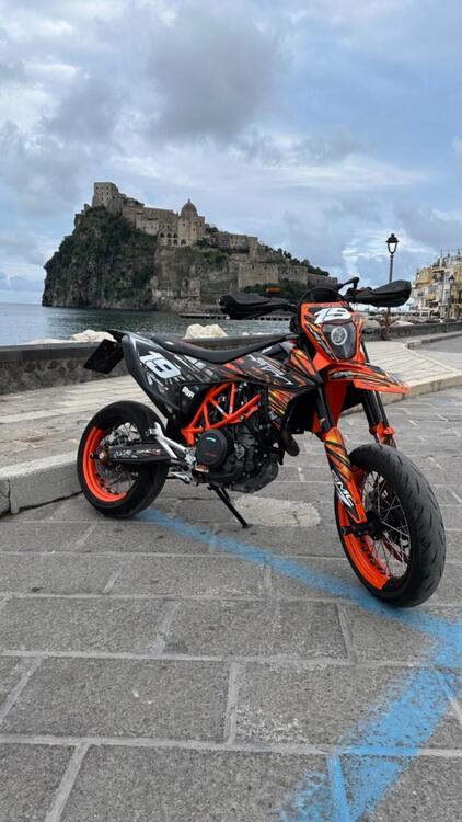 KTM 690 SMC R (2021-22) (4)