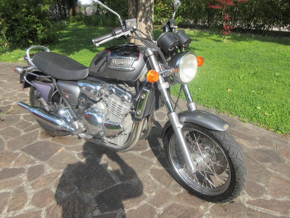 Triumph Thunderbird 900