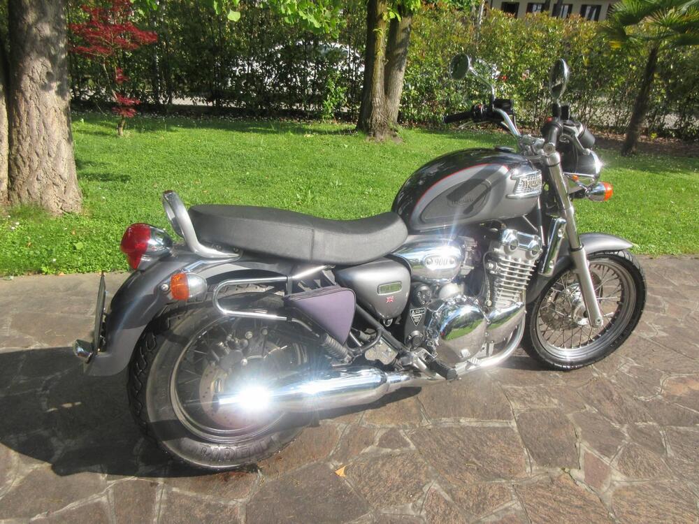 Triumph Thunderbird 900 (3)