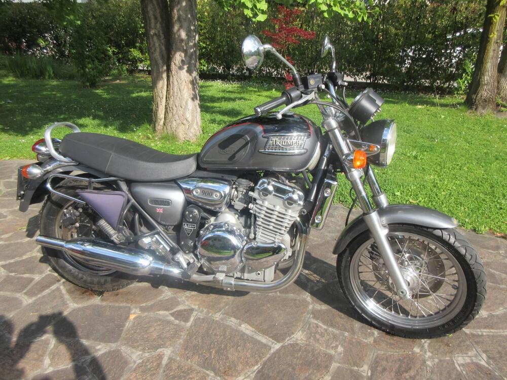 Triumph Thunderbird 900 (5)