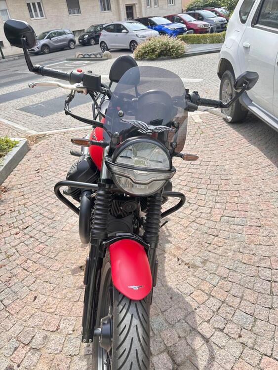 Moto Guzzi V7 Stone (2021 - 24) (3)