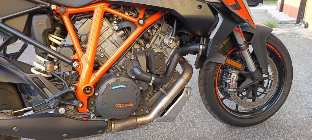 KTM 1290 Super Duke GT ABS (2016 - 18) (4)