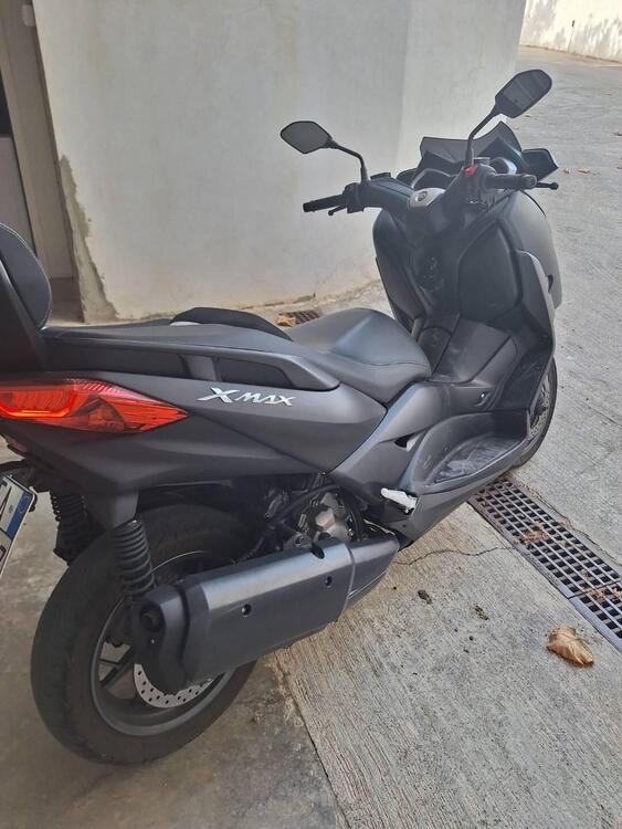 Yamaha X-Max 300 (2021 - 24) (3)