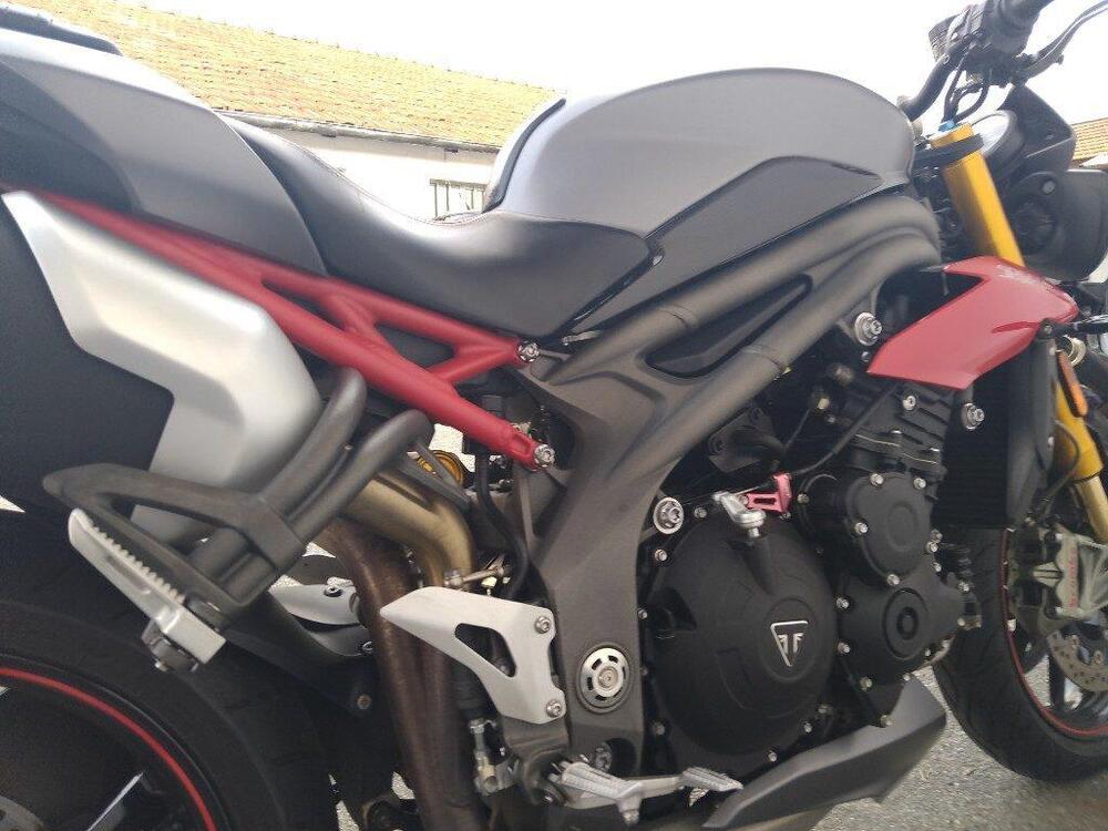 Triumph Speed Triple 1050 R ABS (2016 - 17) (4)