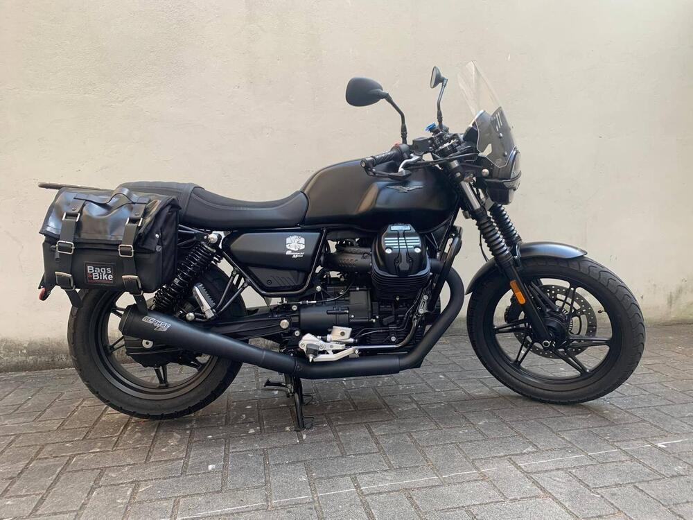 Moto Guzzi V7 Stone (2021 - 24) (2)