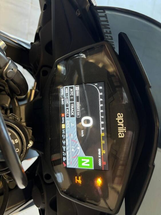 Aprilia Tuono 1100 V4 RR (2017 - 18) (4)