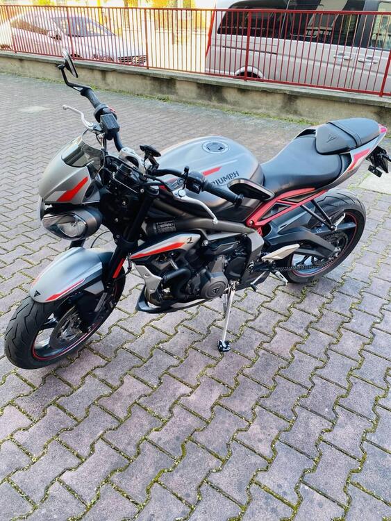 Triumph Street Triple R (2020 - 23) (2)