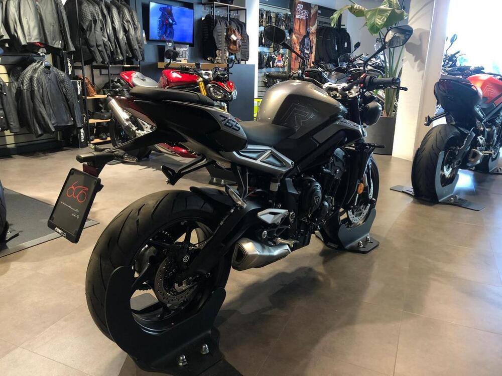 Triumph Street Triple 765 R (2023 - 24) (2)