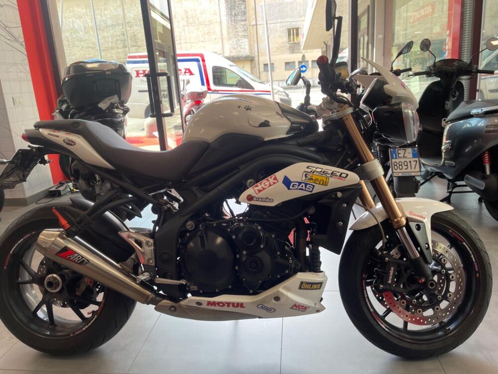 Triumph Speed Triple 1050 (2011 - 13) (3)