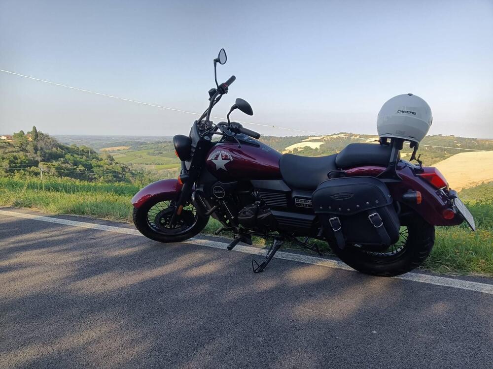 Um Italia Renegade Commando 125 (2019 - 22) (2)