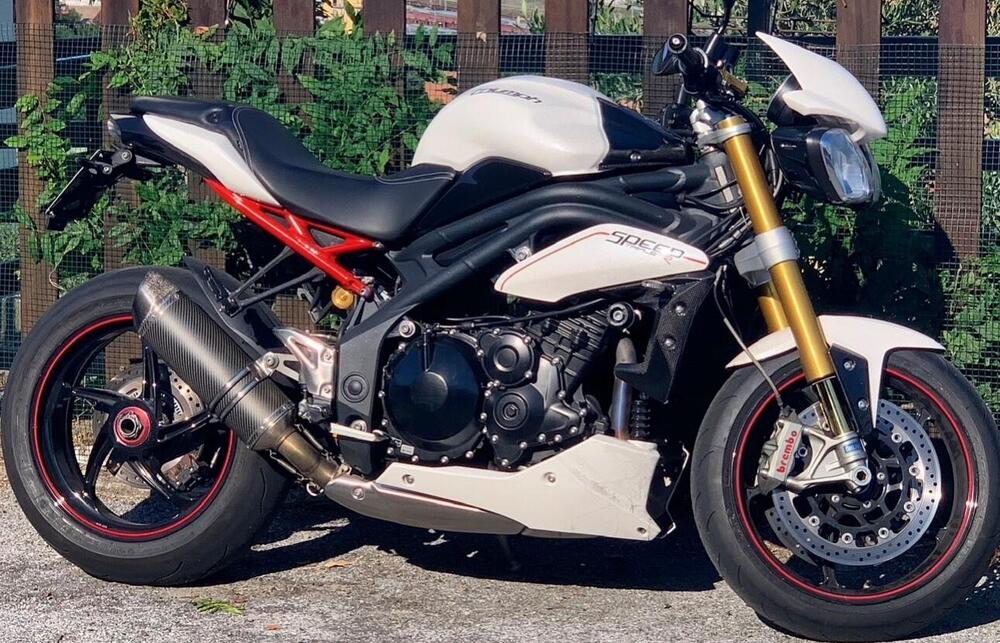 Triumph Speed Triple 1050 R ABS (2011 - 15)