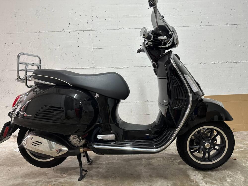 Vespa GTS 300 Super Hpe (2021 - 22)