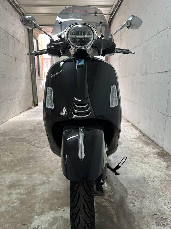 Vespa GTS 300 Super Hpe (2021 - 22) (2)