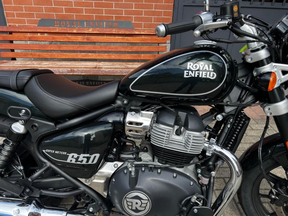 Royal Enfield Super Meteor 650 (2023 - 24) (5)