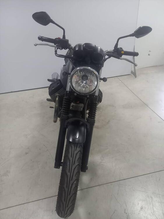 Moto Guzzi V7 Stone (2012 - 15)