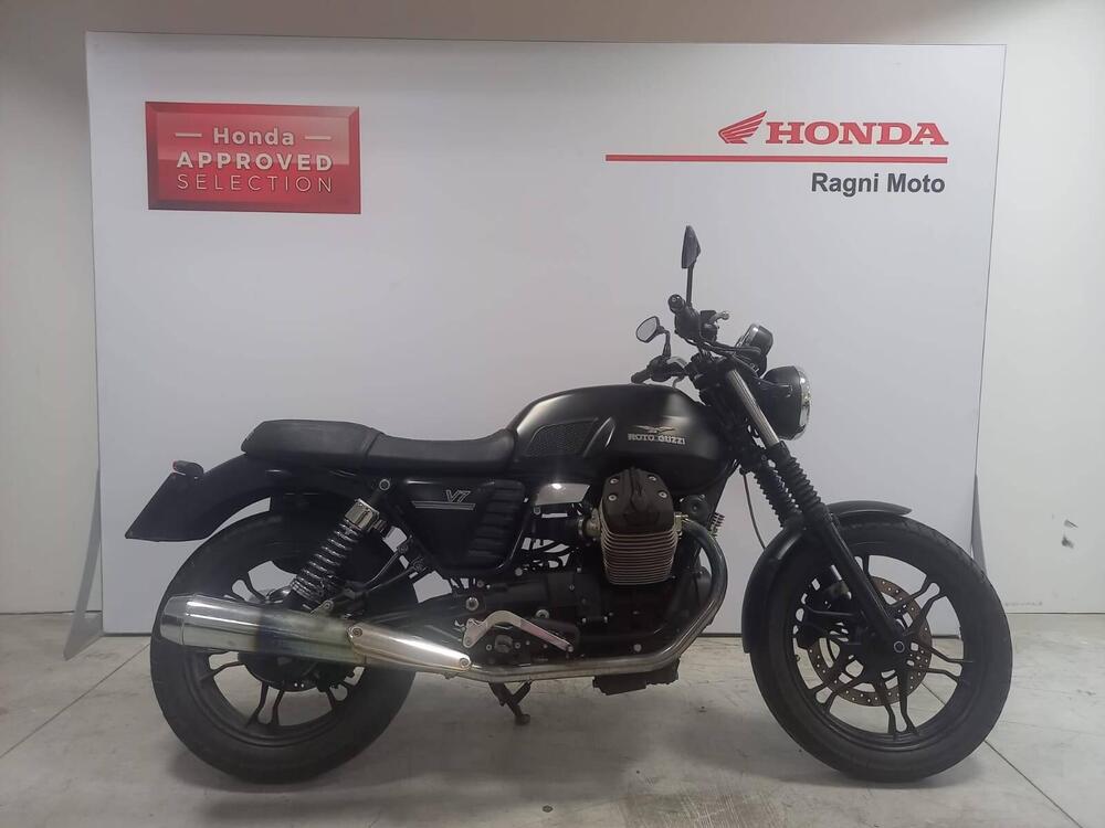 Moto Guzzi V7 Stone (2012 - 15) (2)