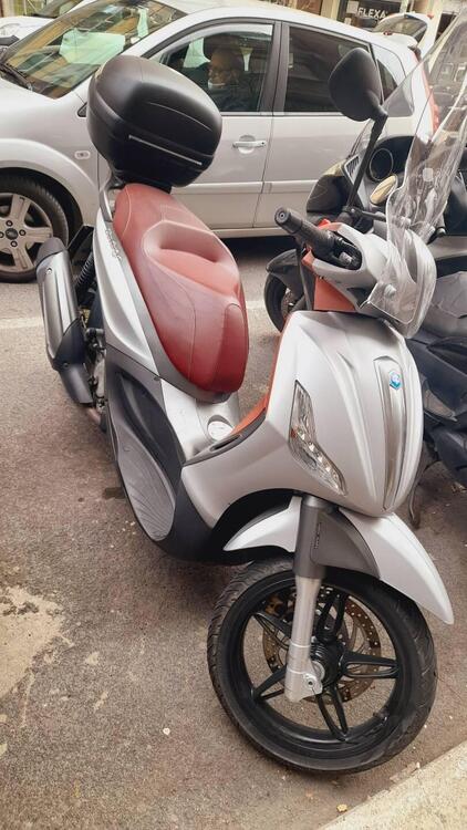 Piaggio Beverly 350 SportTouring ie ABS (2011 - 17) (2)