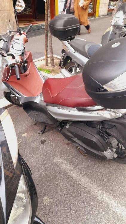 Piaggio Beverly 350 SportTouring ie ABS (2011 - 17) (4)