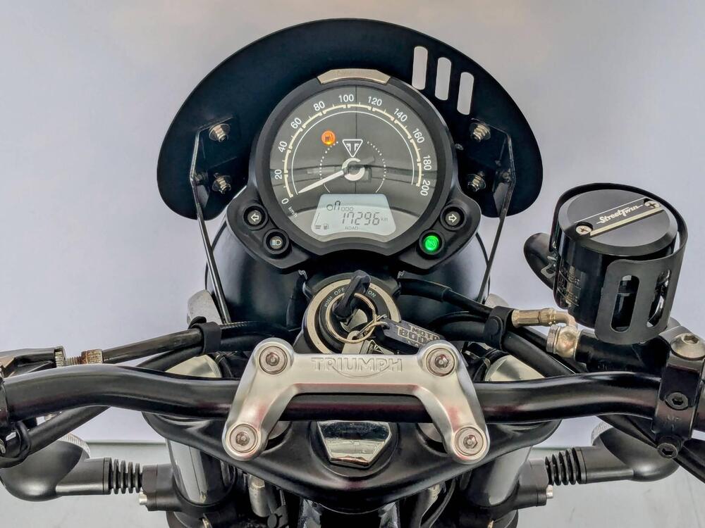 Triumph Street Twin 900 (2021 - 22) (4)